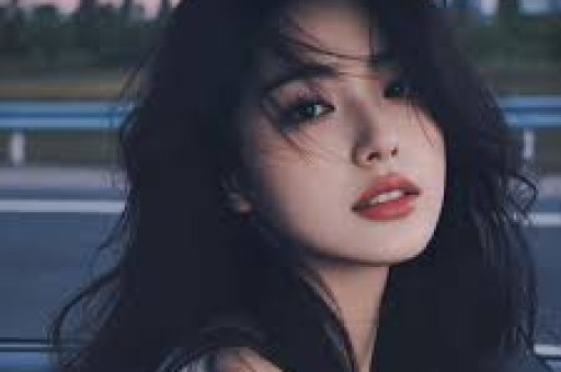 打假网红盯上李亚鹏指出他就是个老赖做公益的行为都是假的