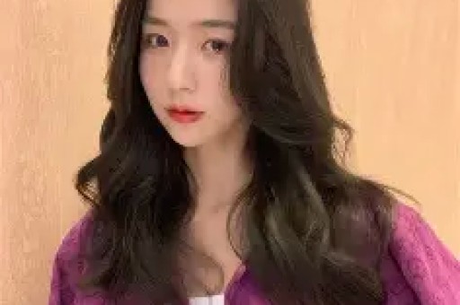 知名女网红翻车每天收入几万礼物却被曝光是AI生成的人物