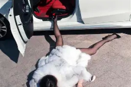 一天3个瓜！女星被大佬操控、顶流恋情曝光杨颖被牵连 个个大瓜