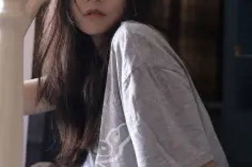 “假洋牌”优思益翻车事件：网红集体致歉背后的品牌包装术与流量陷阱